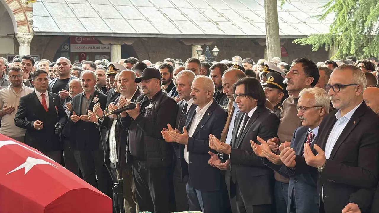 Hayatını kaybeden uzman çavuş askeri törenle son yolculuğuna uğurlandı