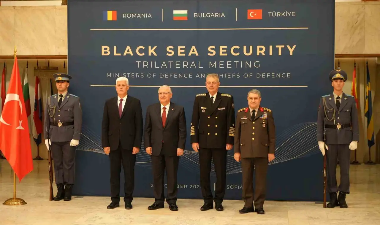 Türkiye-Bulgaristan-Romanya Savunma Bakanları ve Genelkurmay Başkanları Toplantısı başladı