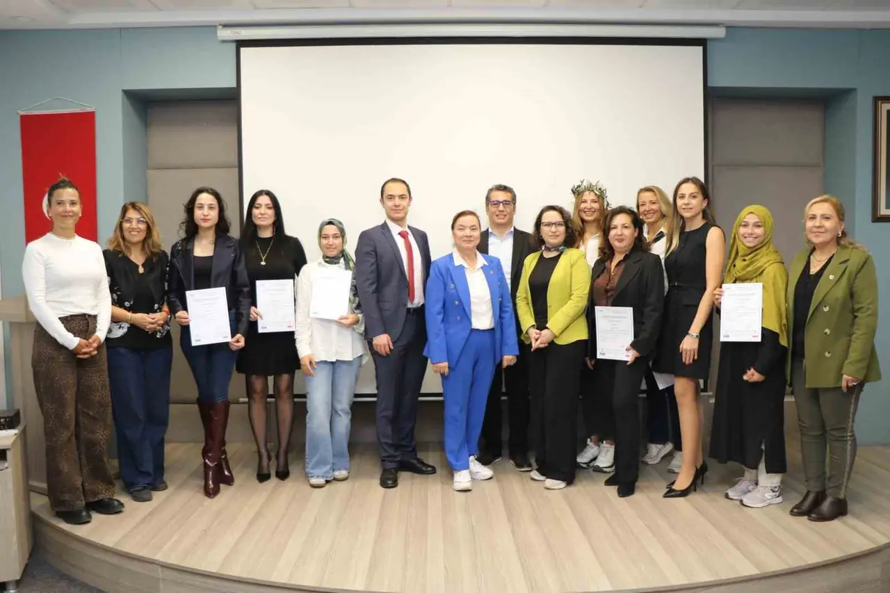 Aydın’da kadın zeytinyağı operatörleri belgelerini aldı