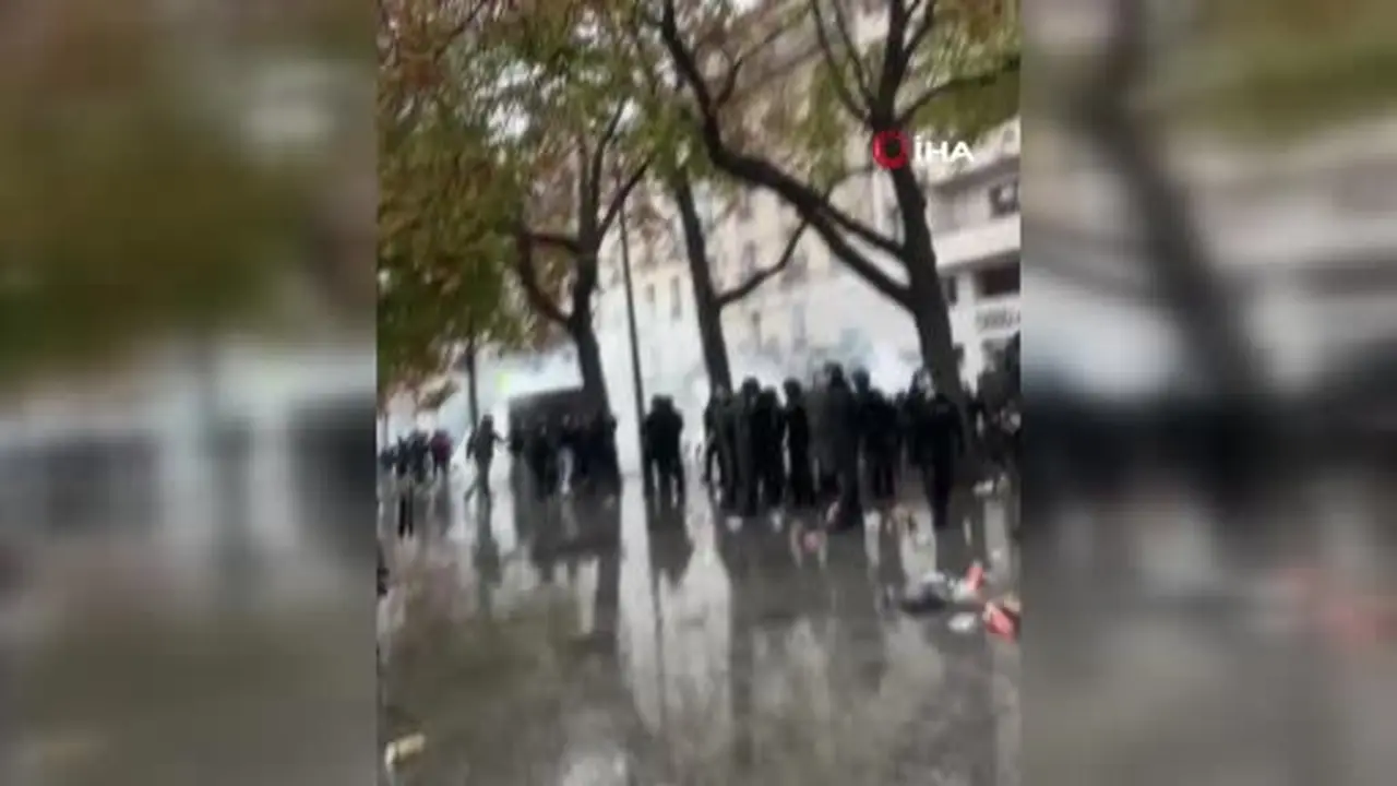 Paris’te maskeli grup otomobil bayisini hedef aldı: Polisten gazlı müdahale