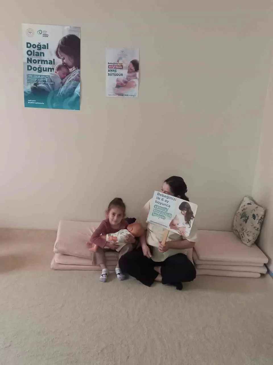 Anne adaylarına normal doğum ve emzirme eğitimi verildi