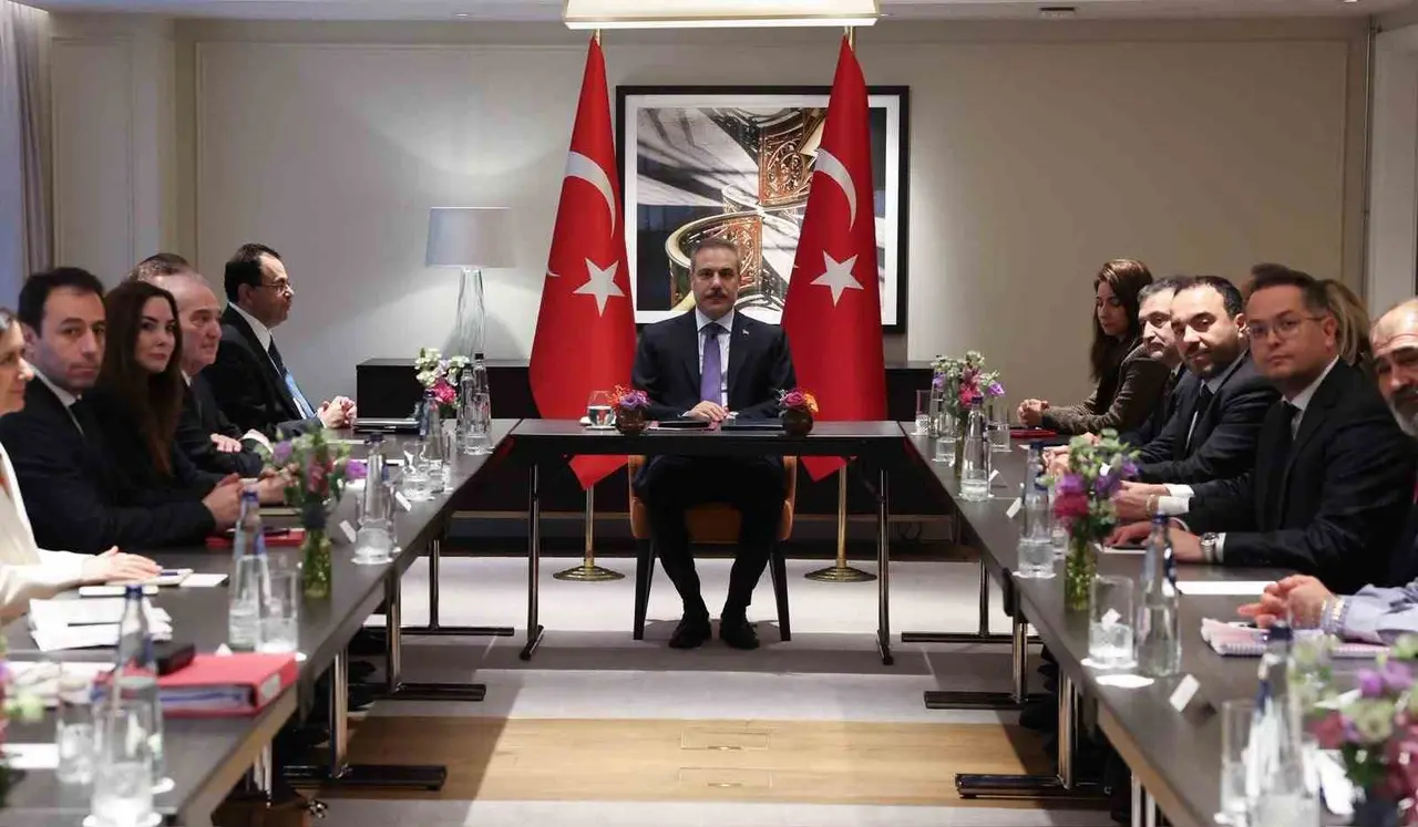 Bakan Fidan, STK temsilcileriyle bir araya geldi