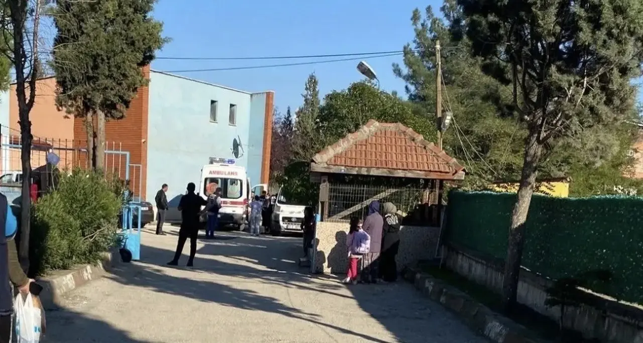 Boyabat’ta servis aracı 8 yaşındaki öğrenciye çarptı