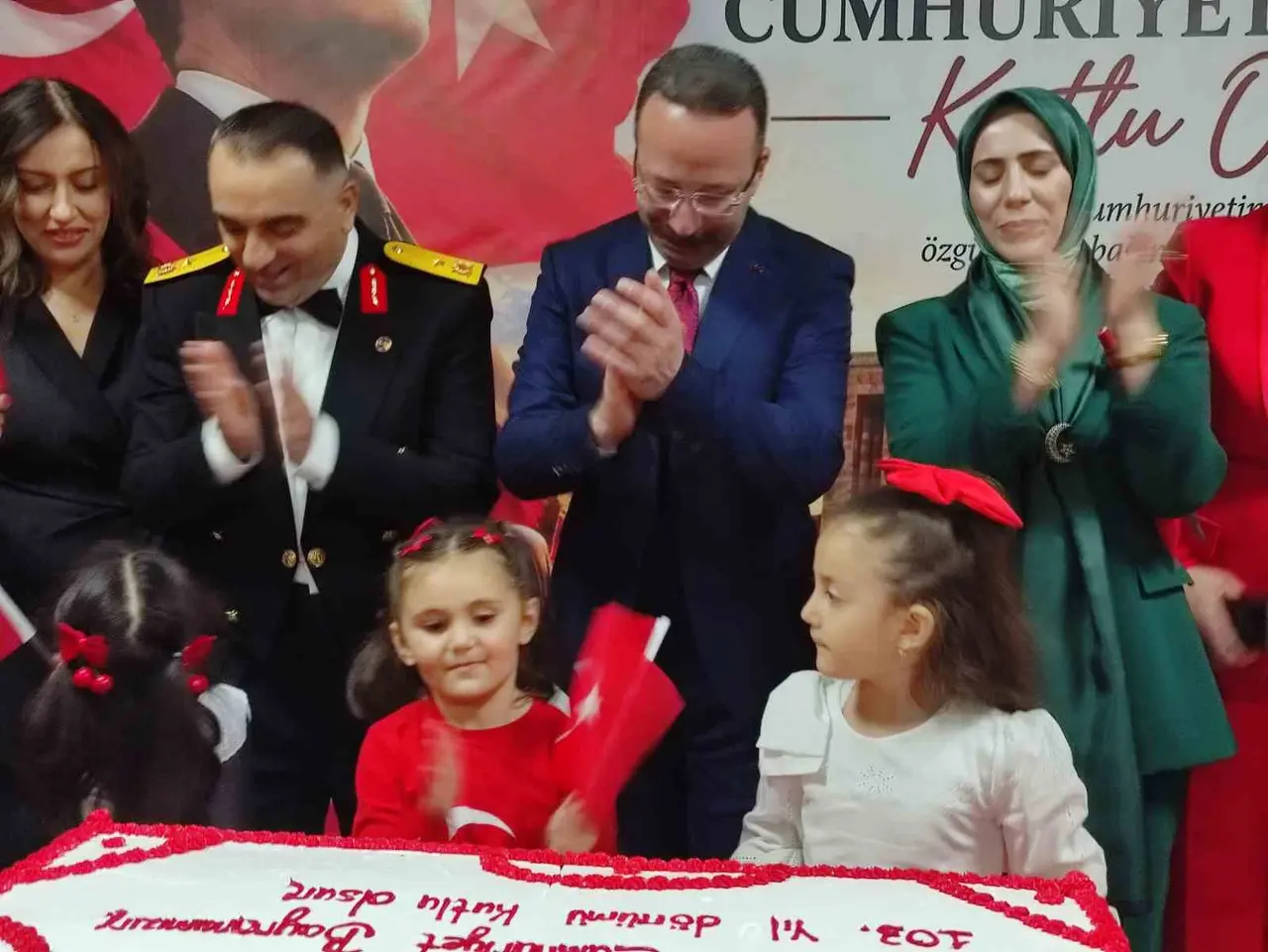 Ardahan’da Cumhuriyet Bayramı’nın 103. yılı dolayısıyla resepsiyon düzenlendi
