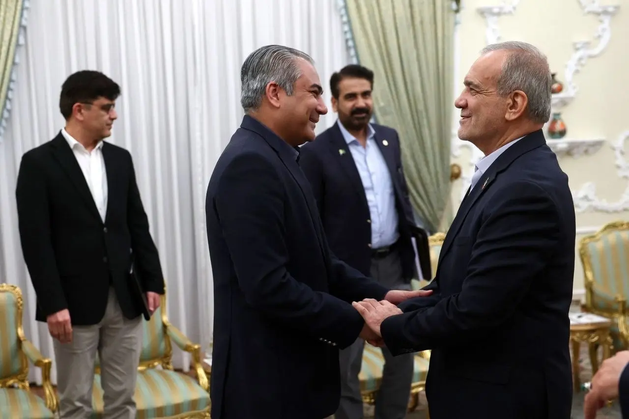 İran Cumhurbaşkanı Pezeşkiyan, Pakistan Genelkurmay Başkanı Munir’i kabul etti