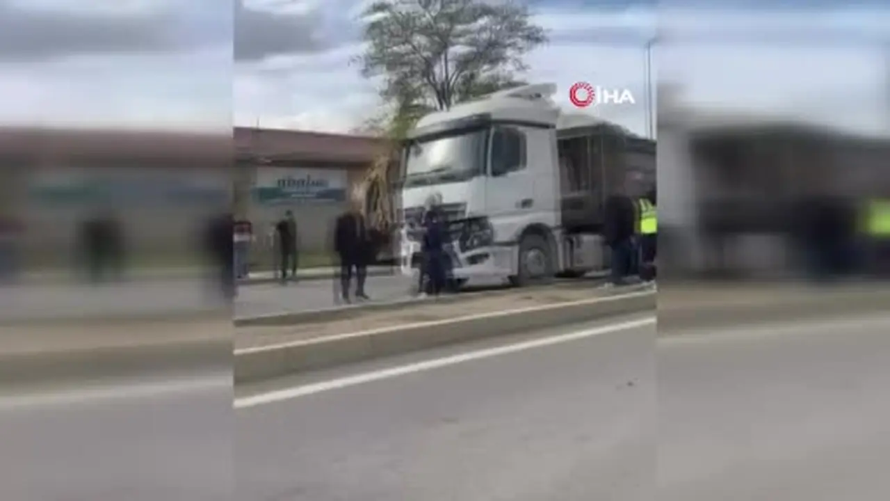 Ankara’da kamyon ile otomobil çarpıştı: 3 yaralı