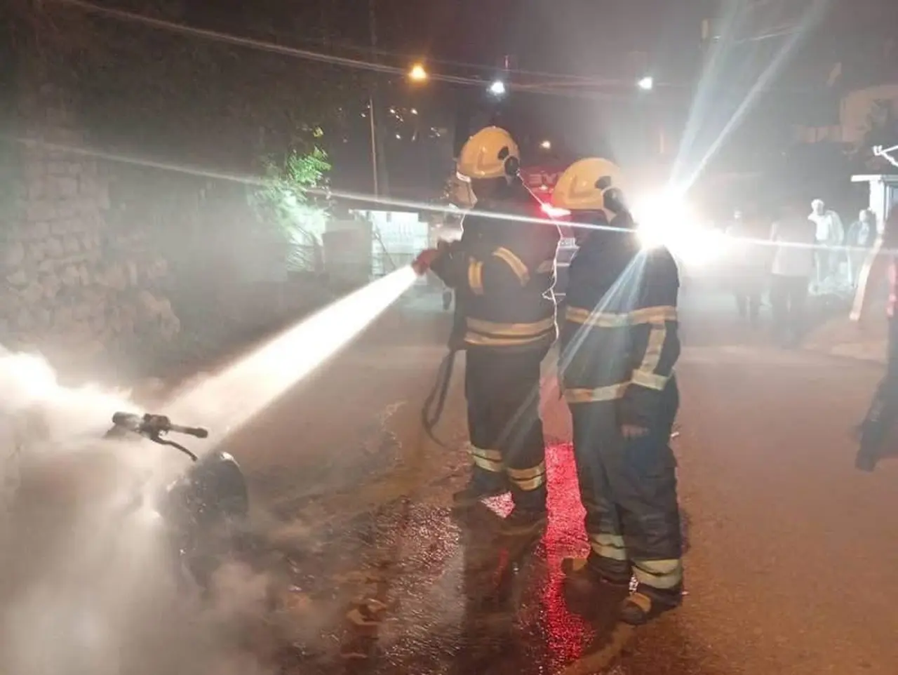 Antakya’da yanan motosiklet kullanılmaz hale geldi