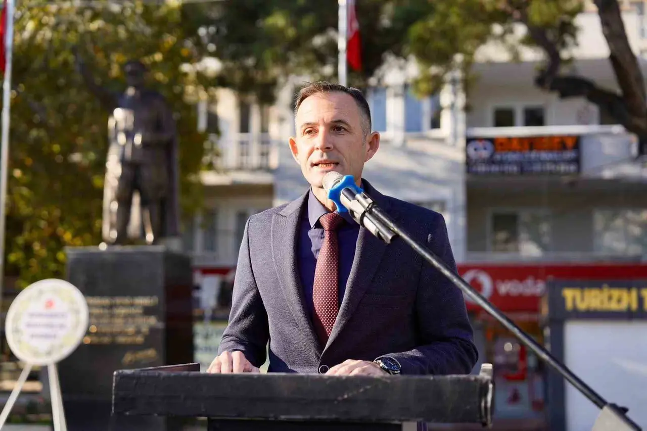 Burhaniye’de Muhtarlar Günü kutlandı