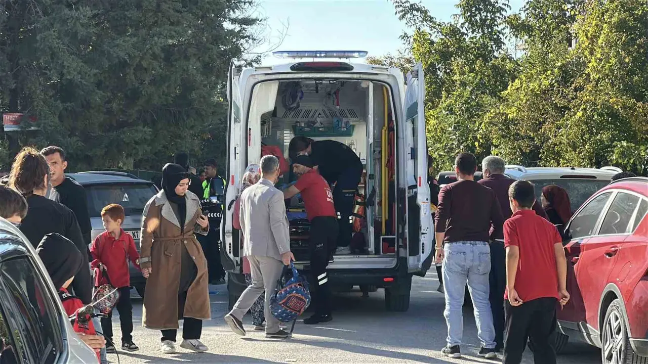 Burdur’da otomobilin çarptığı 8 yaşındaki çocuk yaralandı