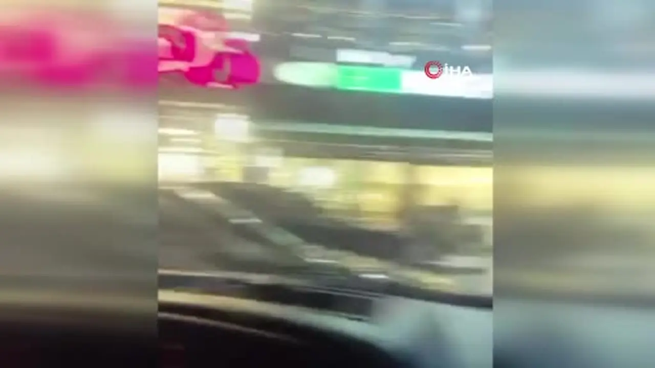Sarıyer’de aracından inerek başka bir araca saldırdı, çocuğun ve kadının yaşadığı korku dolu anlar kamerada