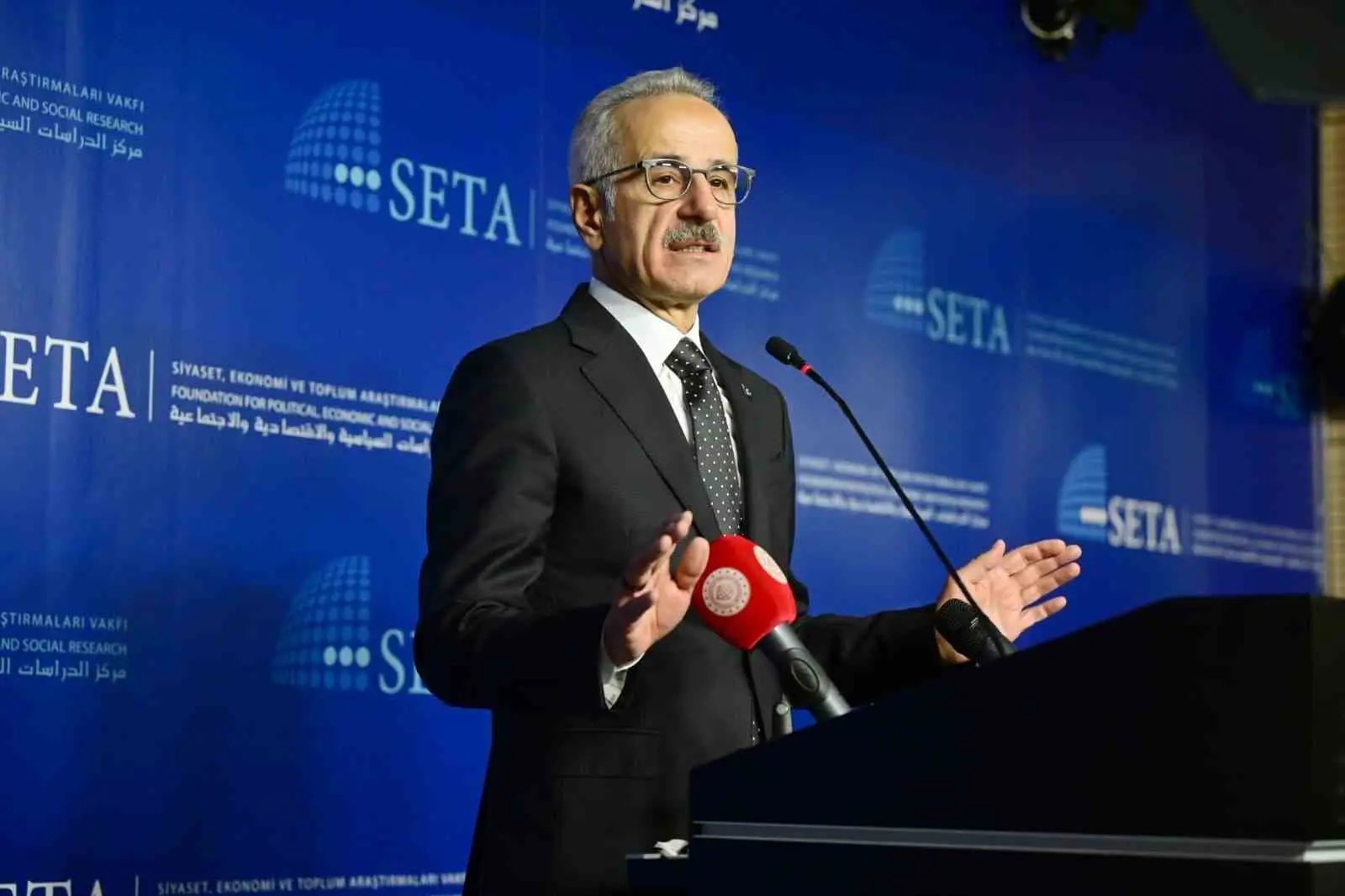 Bakan Uraloğlu: (Kalkınma Yolu Projesi) "Ülkemiz açısından projenin 10 yıllık periyotta ekonomimize yaklaşık 55 milyar dolarlık katkı sağlamasını öngörüyoruz"