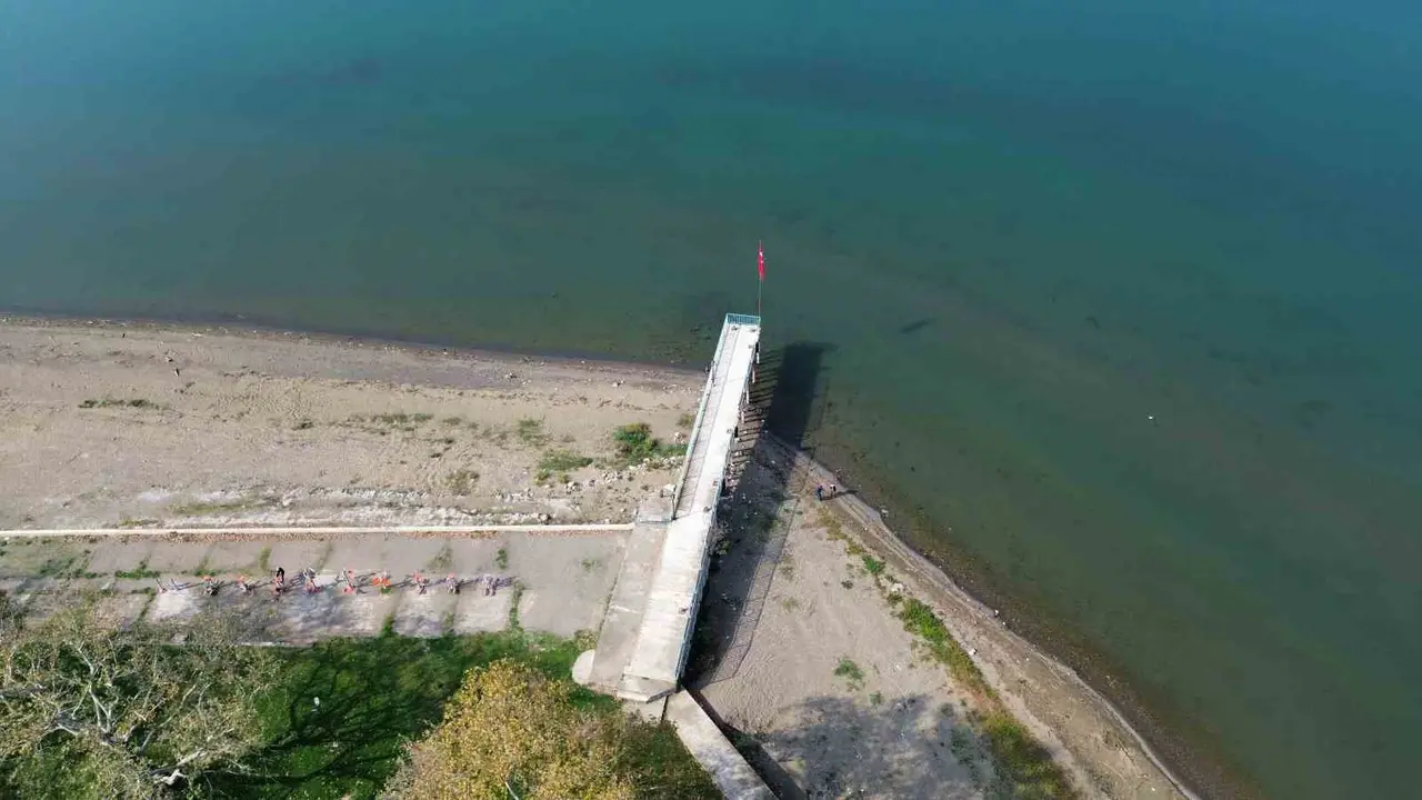 Dereler taştı, barajlar doldu, İznik Gölü çekilmeye devam ediyor