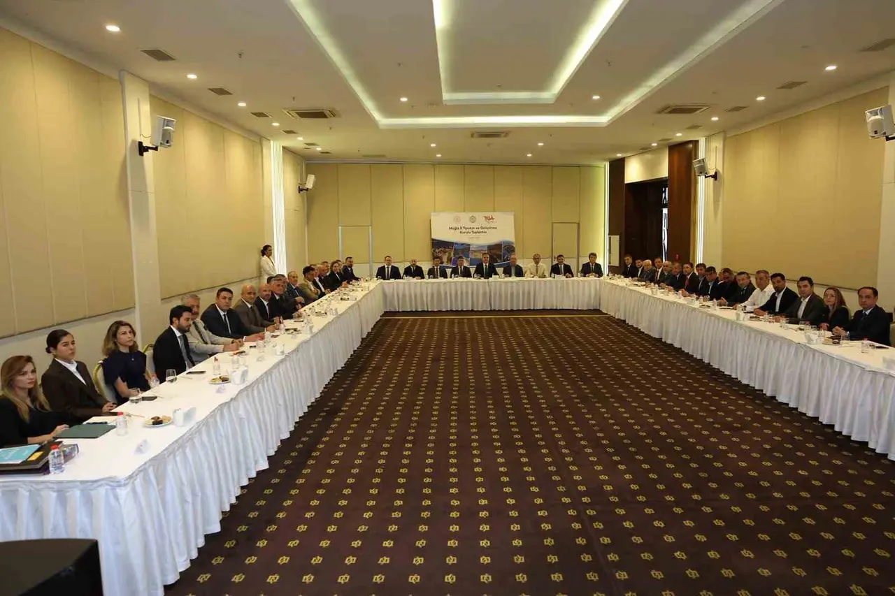 Başkan Ünlü: "2027 sezonuna dört mevsim Marmaris hedefiyle hazırlanıyoruz"