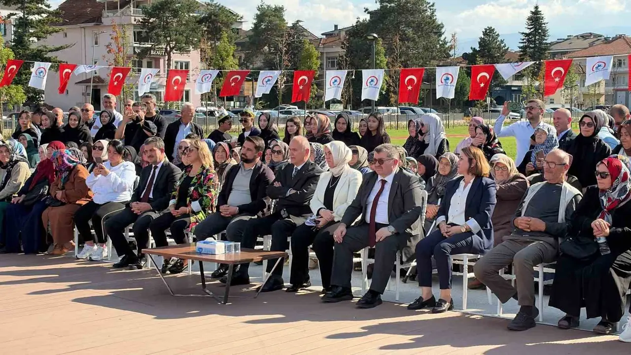Düzce’de vatandaşlara 16 bin paket ata tohumu dağıtıldı