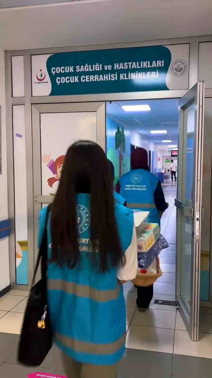 Bolu’da minik hastaların yüzünü güldüren ziyaret