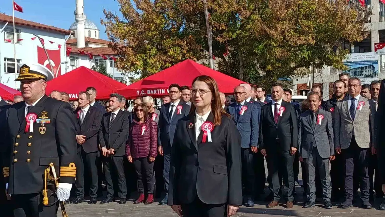 Cumhuriyet coşkusu kanolarla Bartın Irmağı’na taşındı