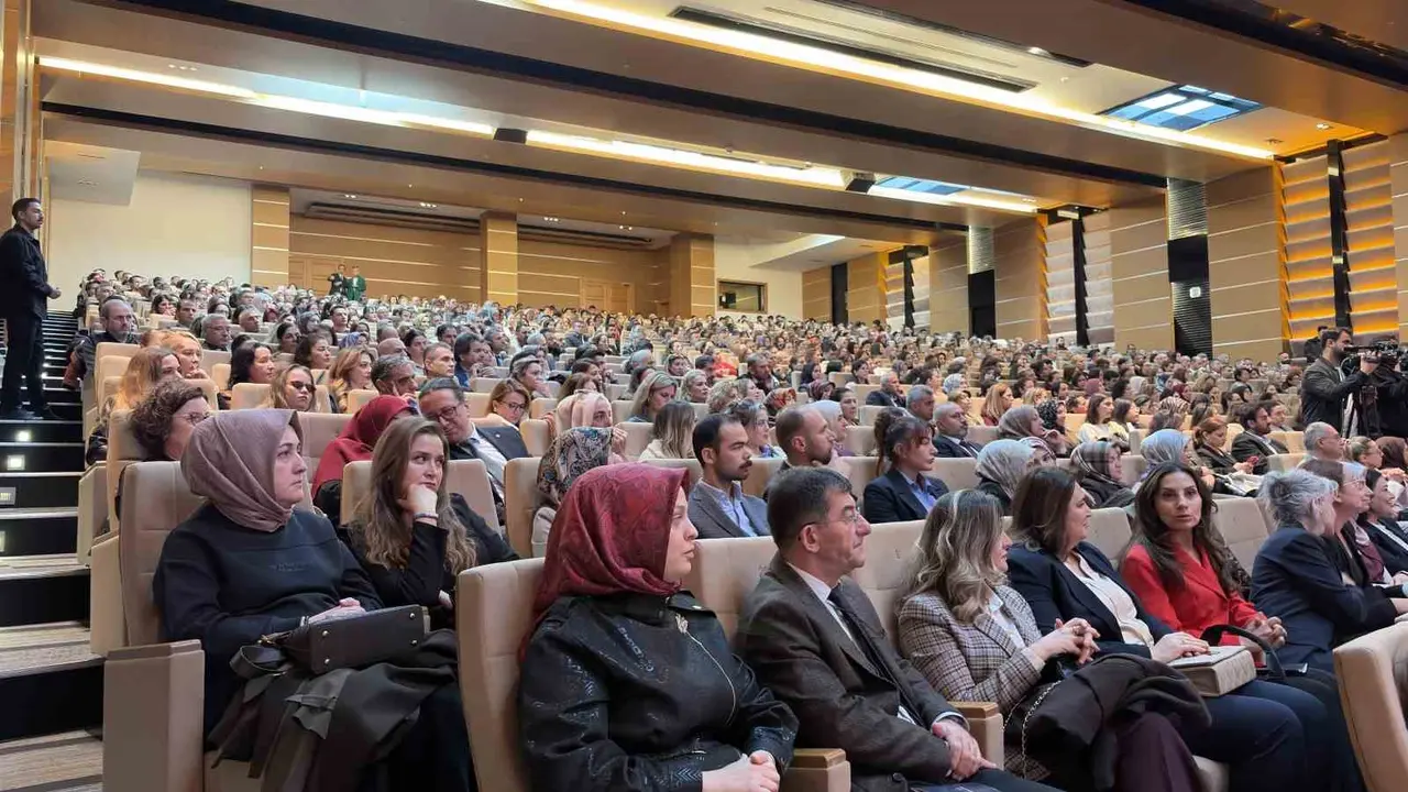 Bakan Tekin: "Fiziki altyapı ile ilgili olarak şu anda OECD ortalamalarının üzerine çıktık"