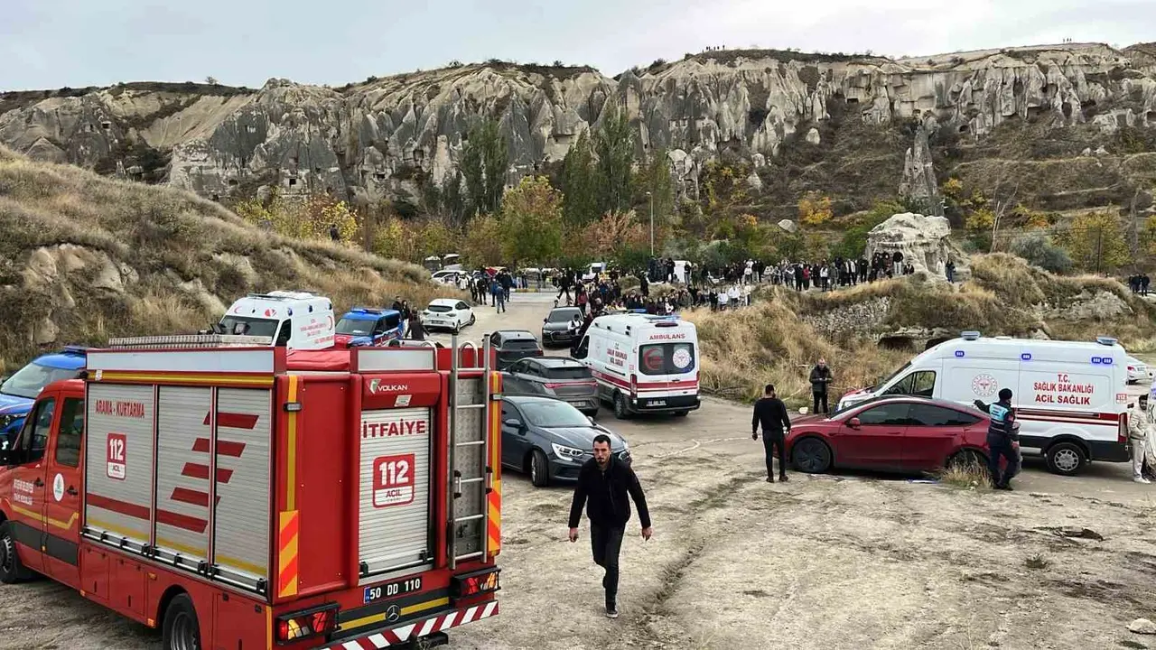 Kapadokya’da peribacası yıkıldı: Ölü ve yaralılar var