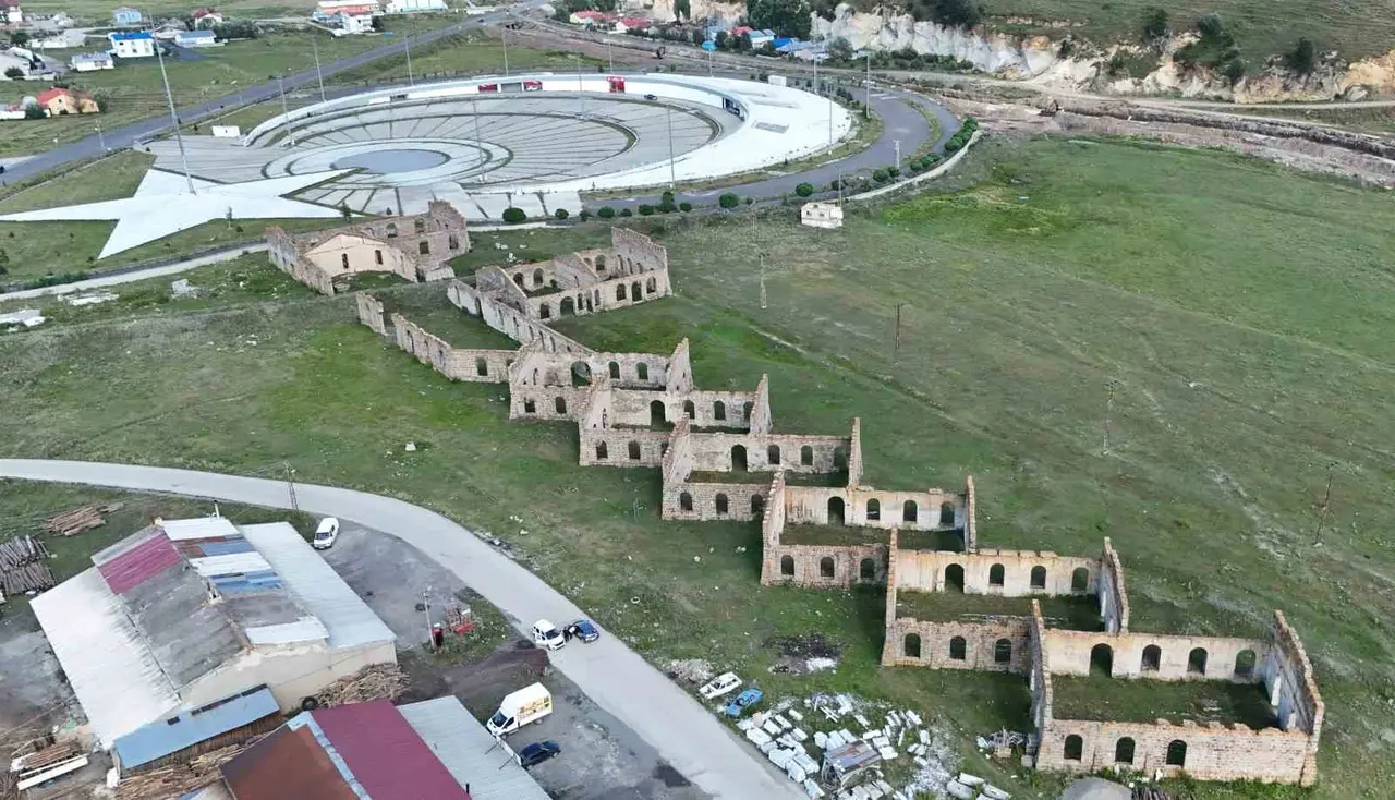 Sarıkamış’ın tarihi Cer Atölyeleri labirenti andırıyor: Asırlık yapılar kurtarılmayı bekliyor