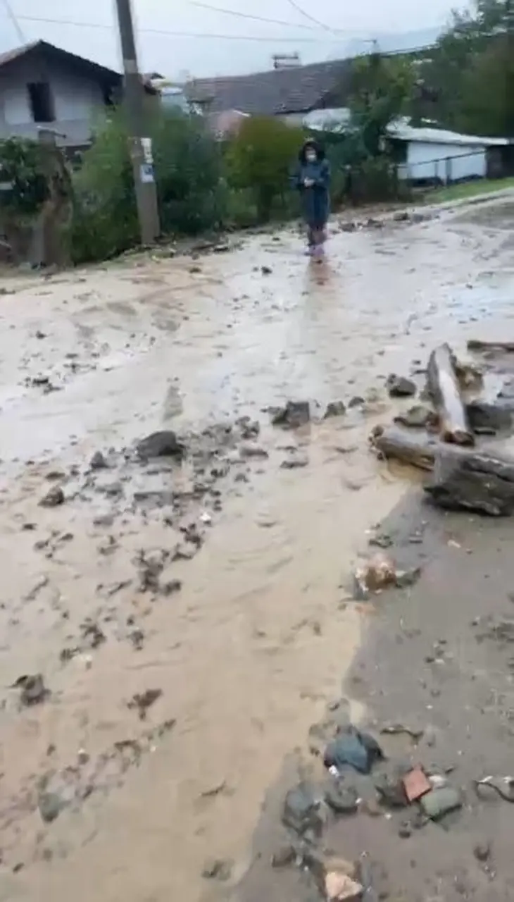 Karacabey’de dere taştı, ekipler bölgede çalışma başlattı