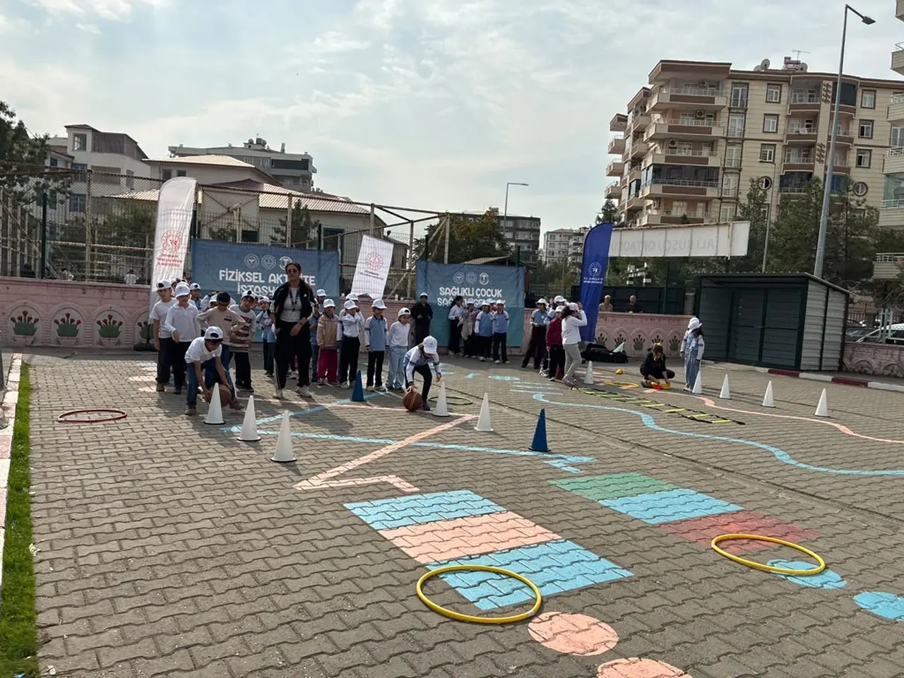 Diyarbakır’da "Sağlıklı Çocuk, Sağlıklı Gelecek" programı sürüyor
