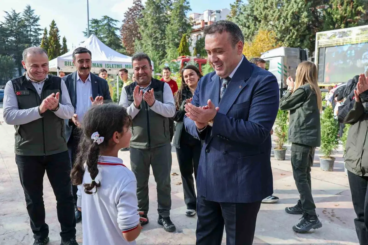 Yeşil Vatan Tırı’nda öğrencilere doğa sevgisi aşılandı