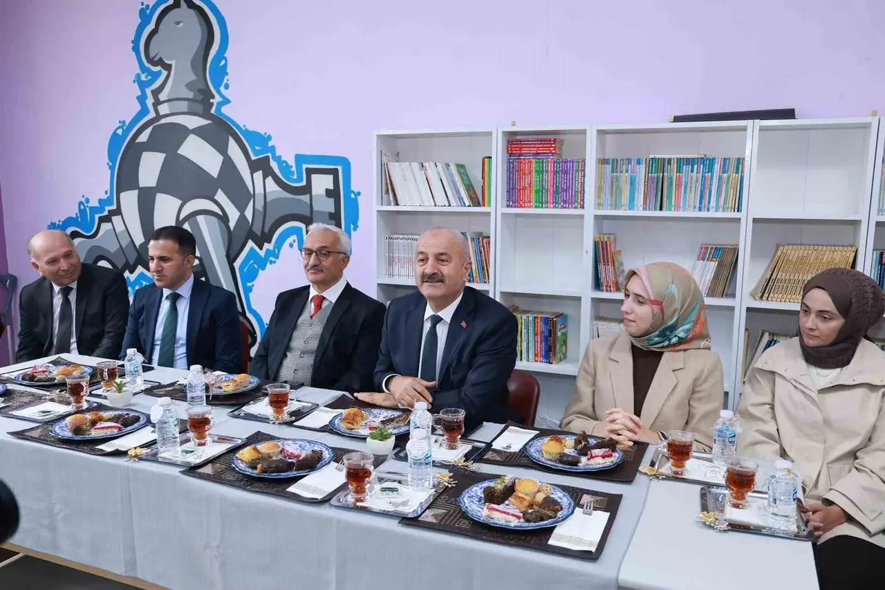 Okuma kültürü için veli ve öğretmen buluşması