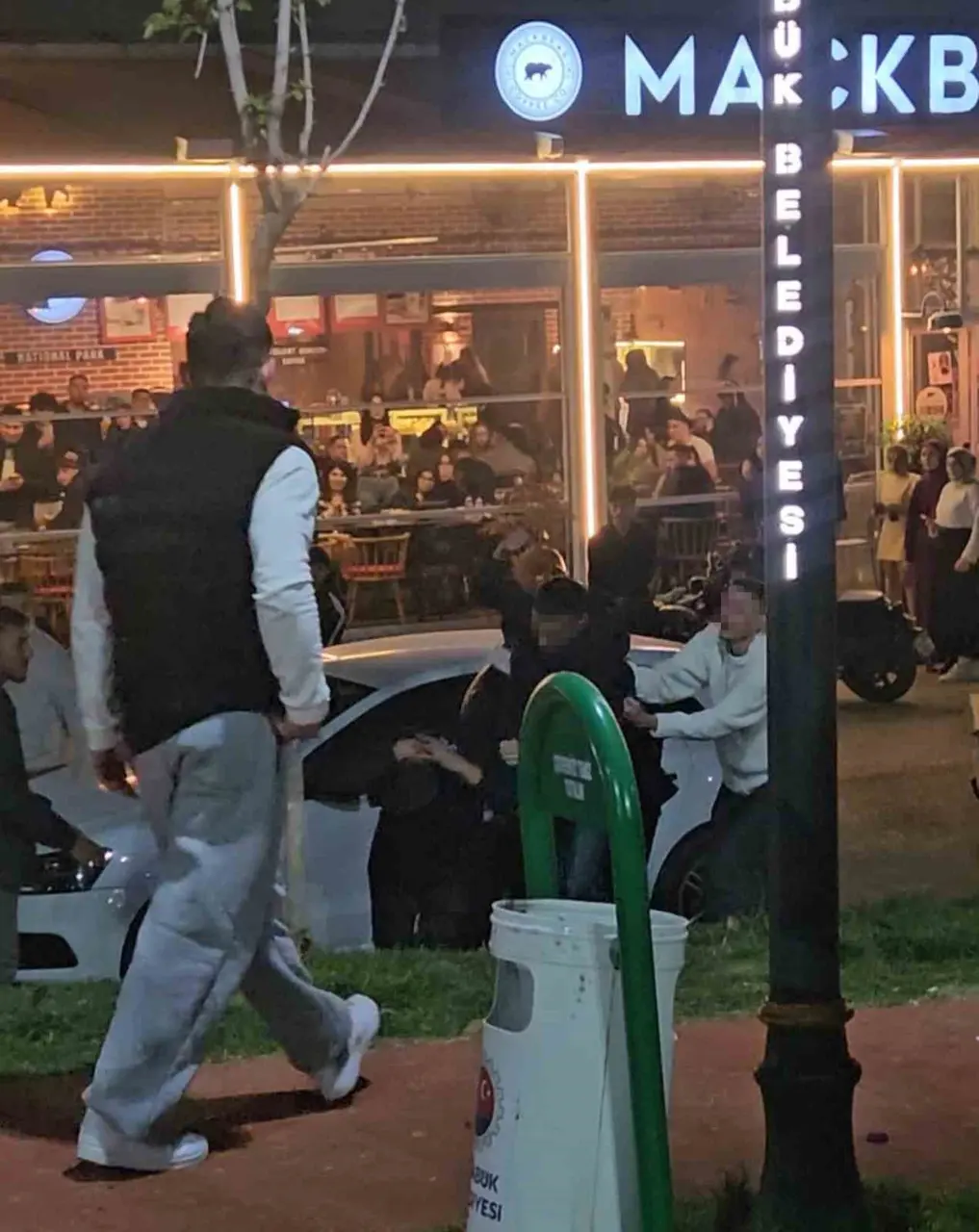 Karabük’te tekmeli yumruklu kavga: 1 yaralı