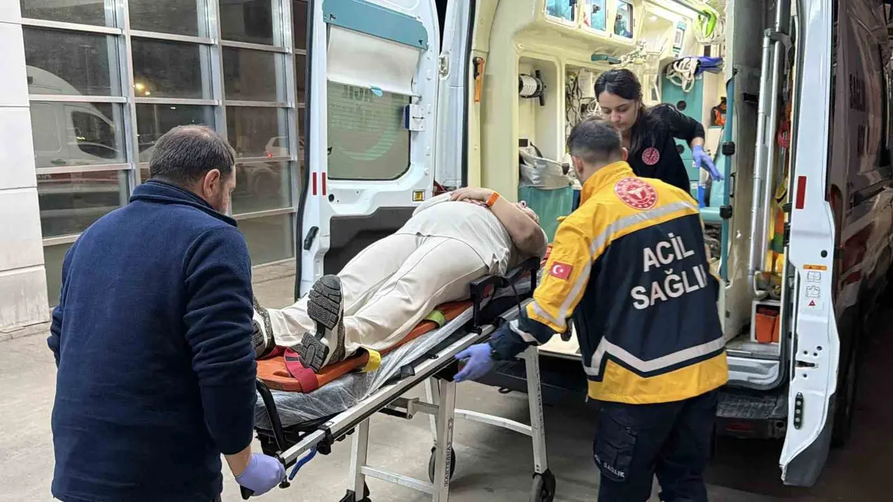 Yardıma koşarken aracın çarptığı kadın yaralandı