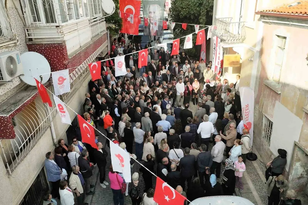 Efeler’de Atatürk Kültür Evi hizmete açıldı
