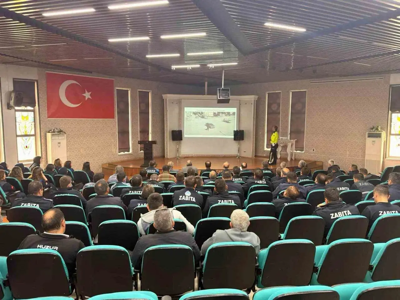 Zabıta ve şoförlere trafik güvenliği eğitimi