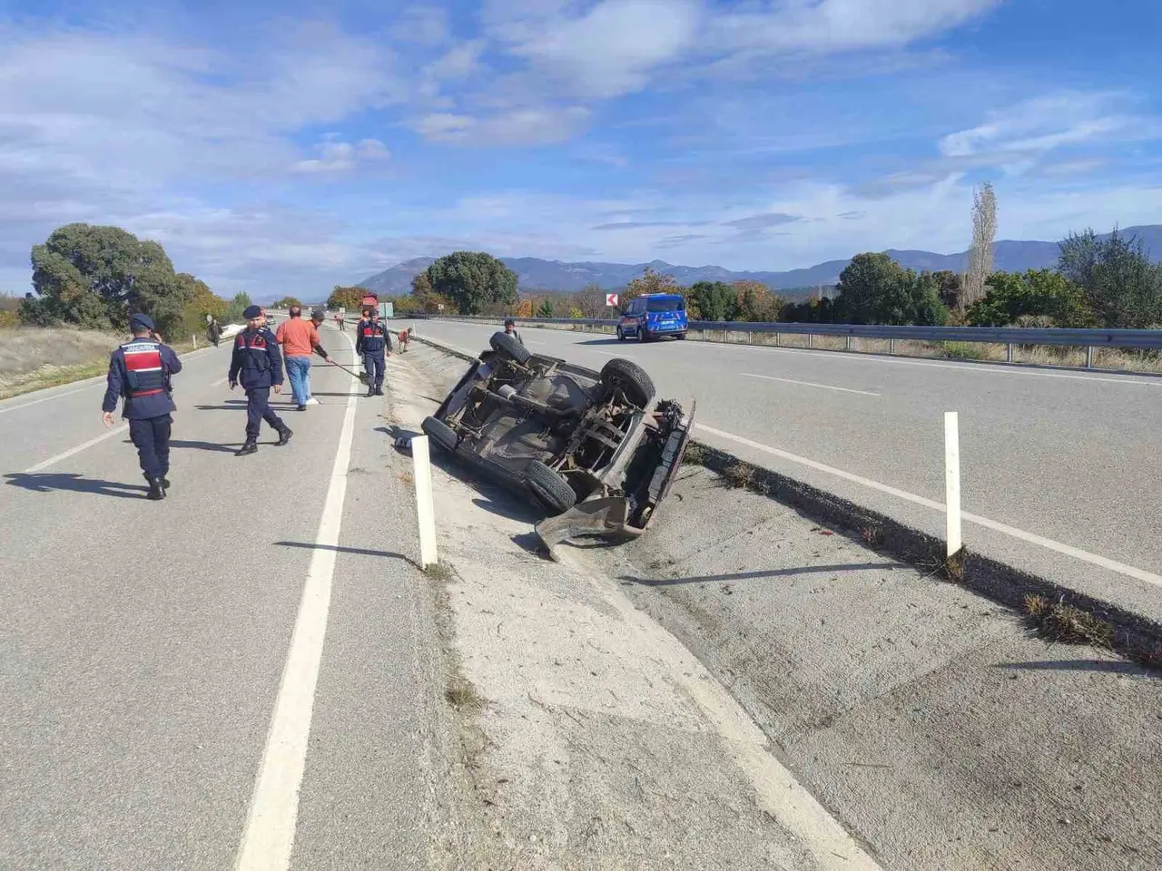 Burdur’da iki otomobil çarpıştı: 2 yaralı