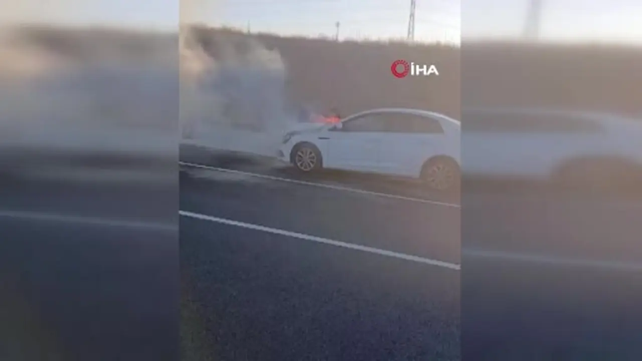 Nevşehir’de seyir halindeki otomobil alev aldı