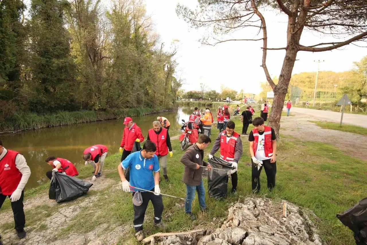 Vakıflardan nehir ve çevre temizliği