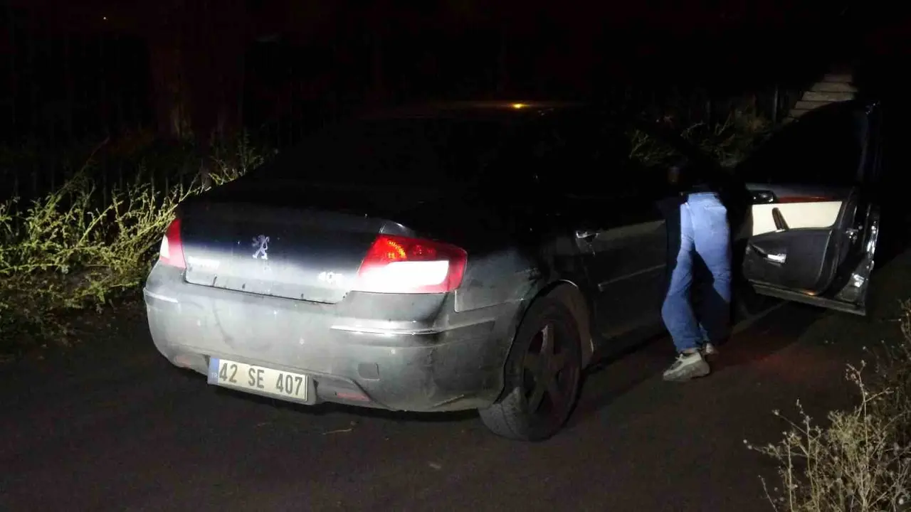 Polisin "Dur" ihtarına uymadı, kaçarken bir motorsiklete çarptı, yakalandığında 0,83 promil alkollü çıktı, 265 bin lira ceza yedi