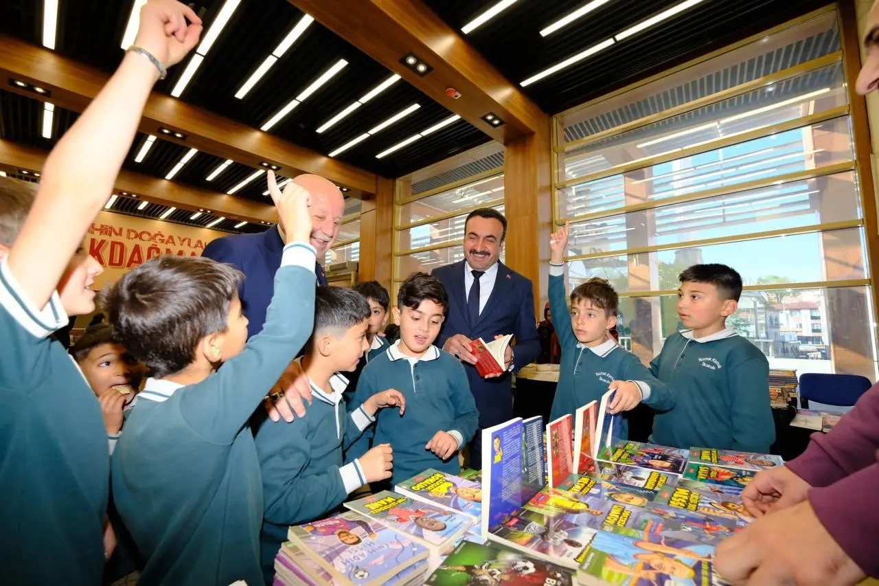 Akdağmadeni Kitap Günleri 10 bin kitapla kapılarını açtı