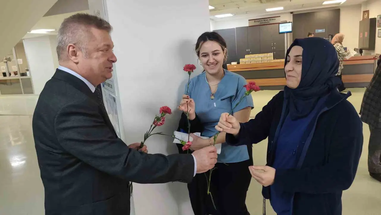 Hastalara karanfilli bilgilendirme