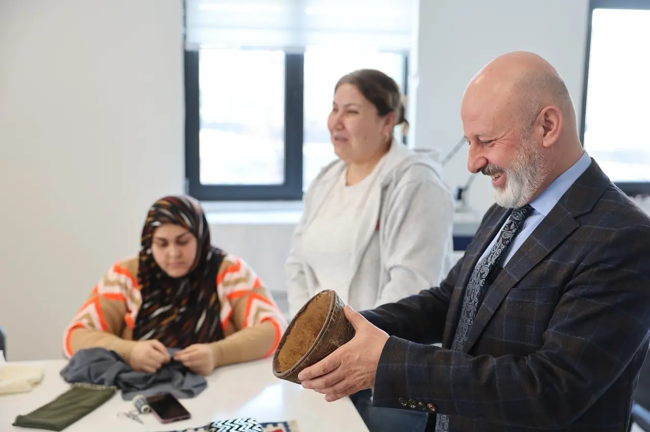 Başkan Çolakbayrakdar: "Kocasinan akademi ile 7’den 70’e herkesin mutluluğunu artırıyoruz"