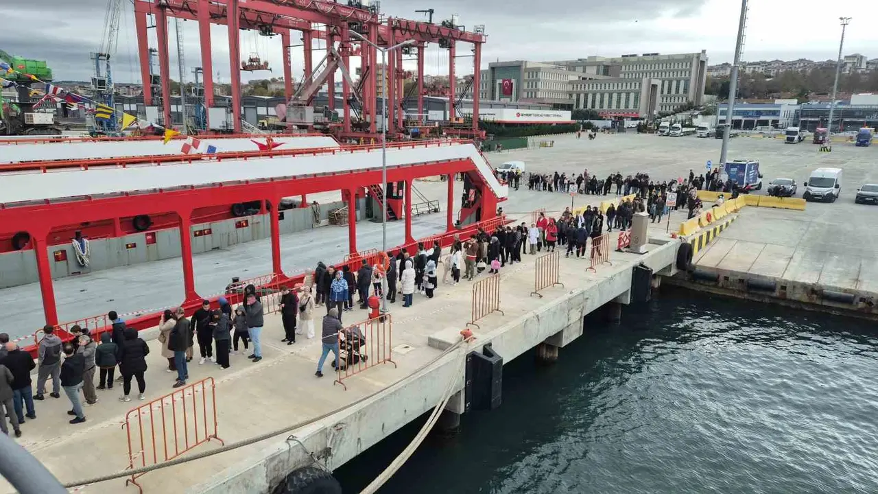 Tekirdağ’da TCG Işın gemisine ziyaretçi akını