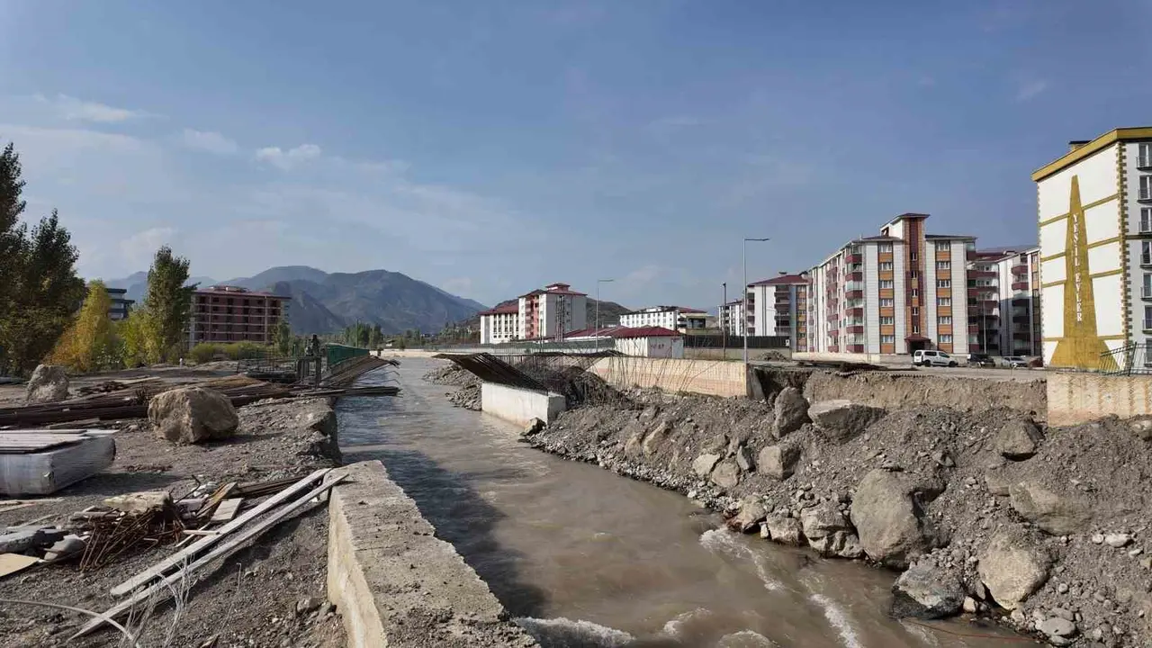 Oltu’da yeni köprülerin yapımına başlandı