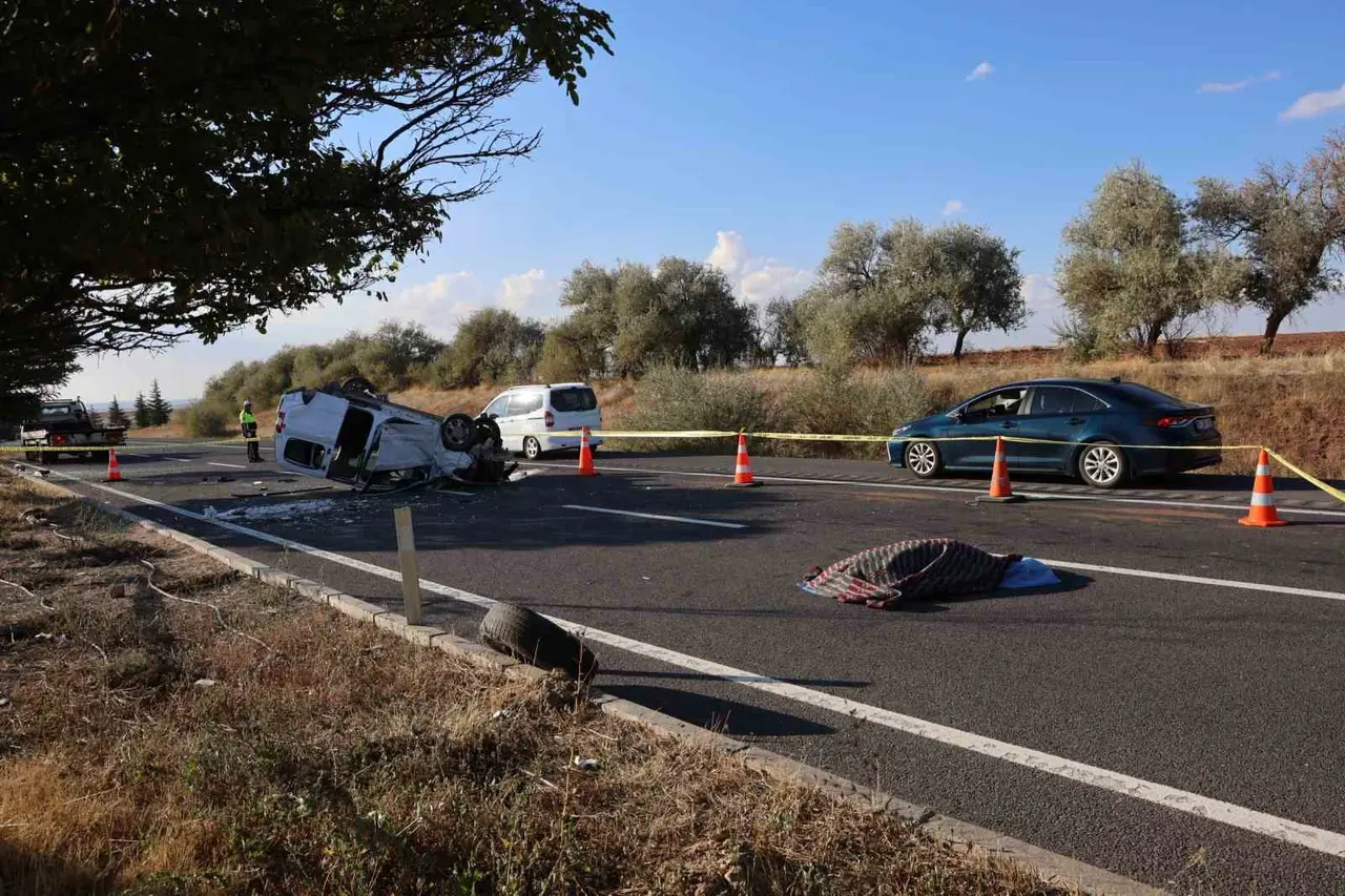 Nevşehir’de refüje çarpan araç takla attı: 1 ölü, 2 yaralı
