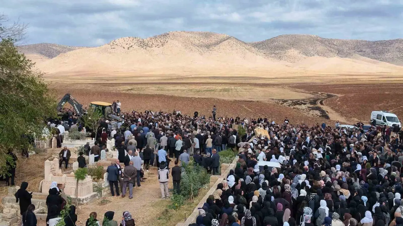 Mardin’deki kazada hayatını kaybeden 6 kişi toprağa verildi