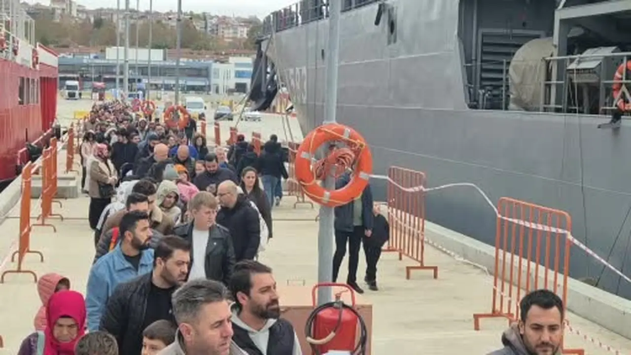 Tekirdağ’da TCG Işın gemisine ziyaretçi akını