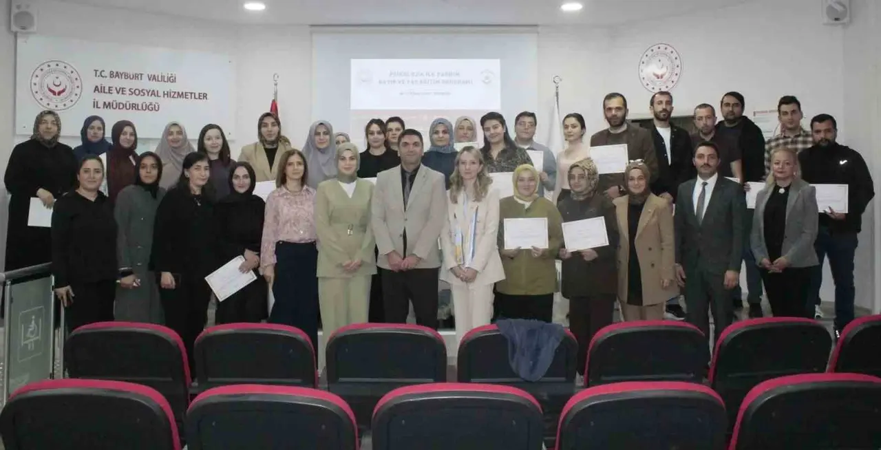 Sosyal hizmet personeline psikolojik destek eğitimi verildi