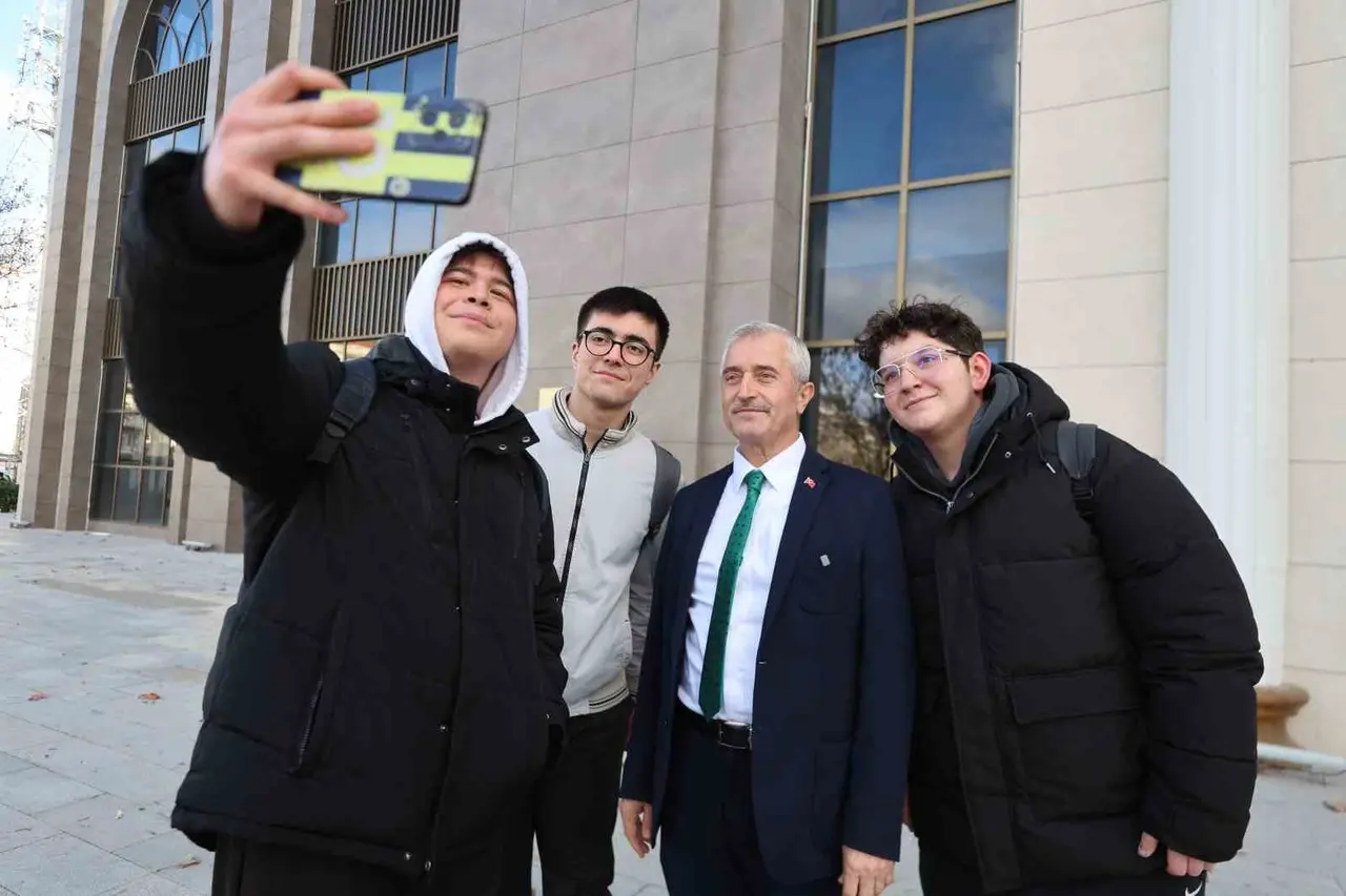 Şahinbey Millet Kütüphanesi gençlerin geleceğine ışık tutuyor