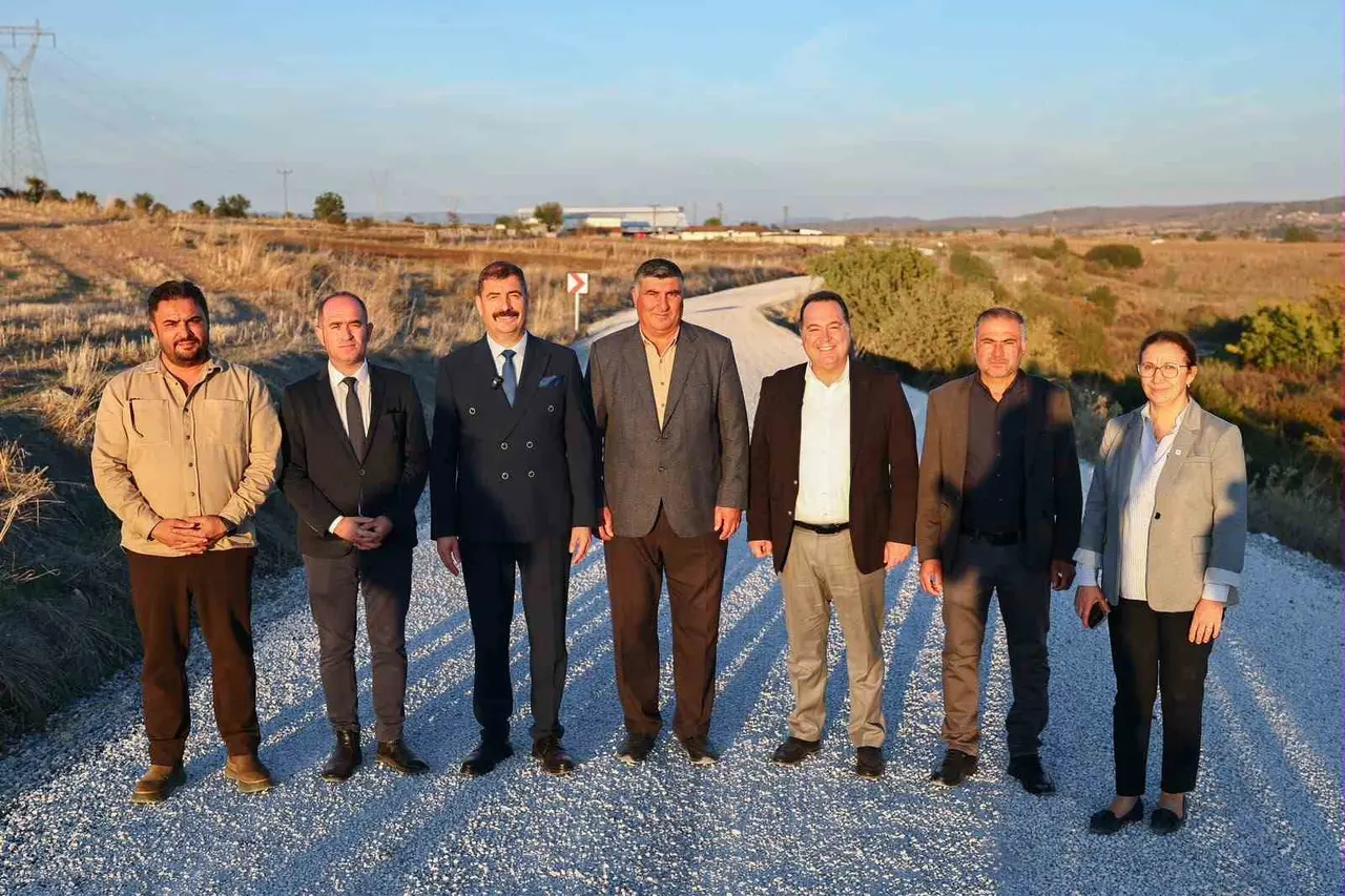 Başkan Dutlulu yenilenen yolda incelemelerde bulundu