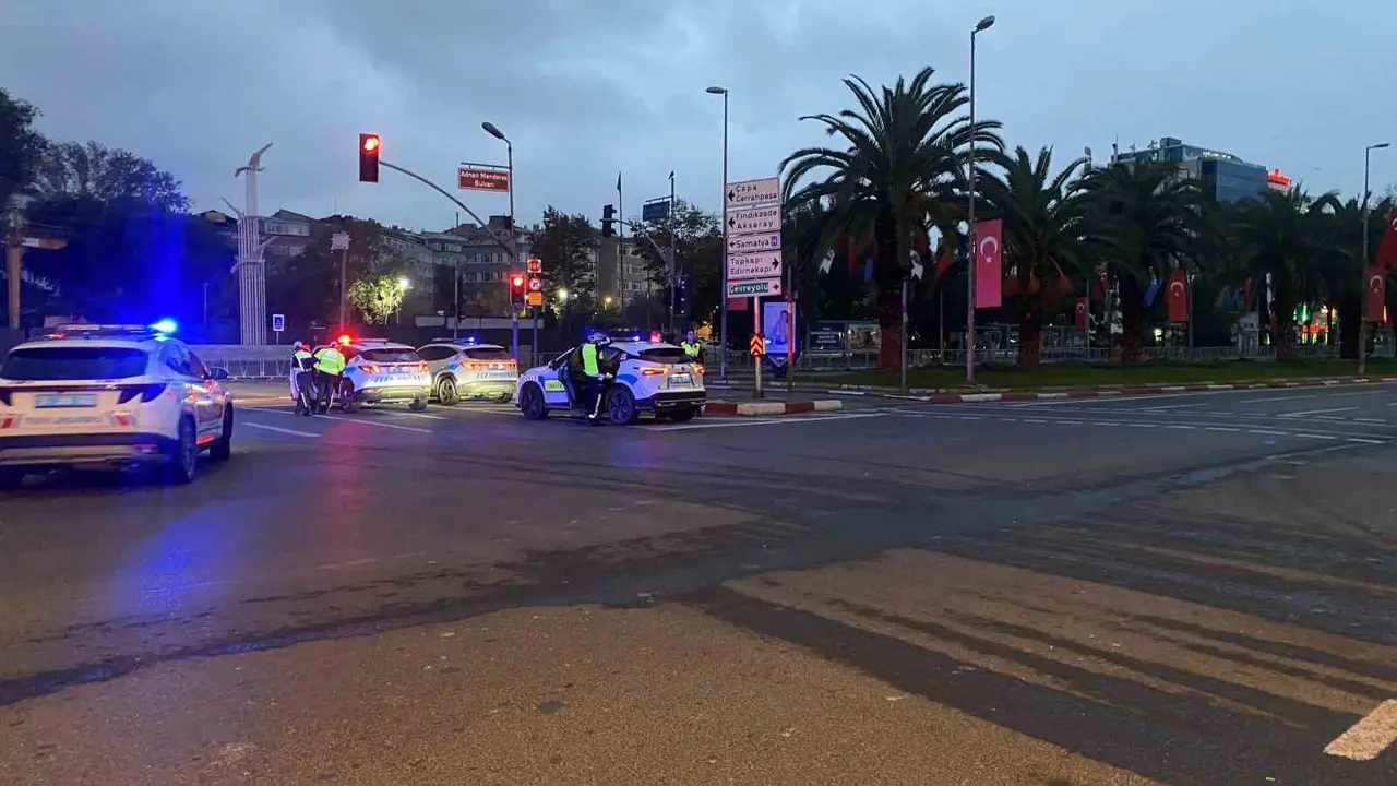 İstanbul’da 29 Ekim Cumhuriyet Bayramı dolayısıyla bazı yollar trafiğe kapatıldı