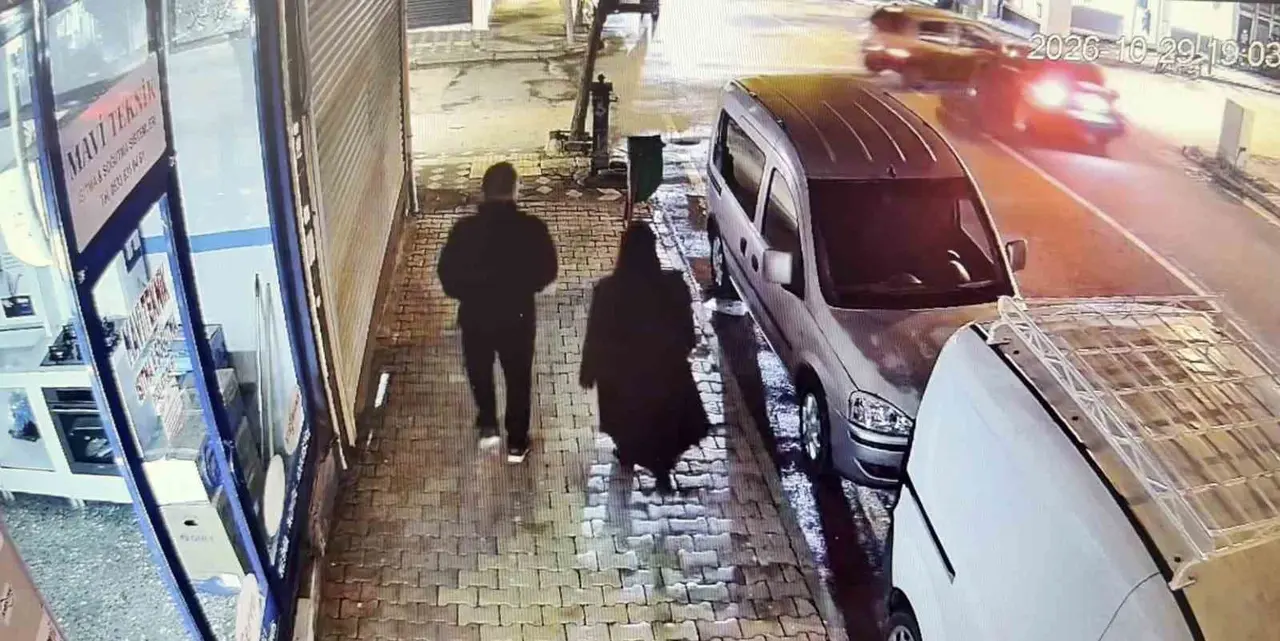 Adıyaman’da 2 kişinin yaralandığı kaza kamerada