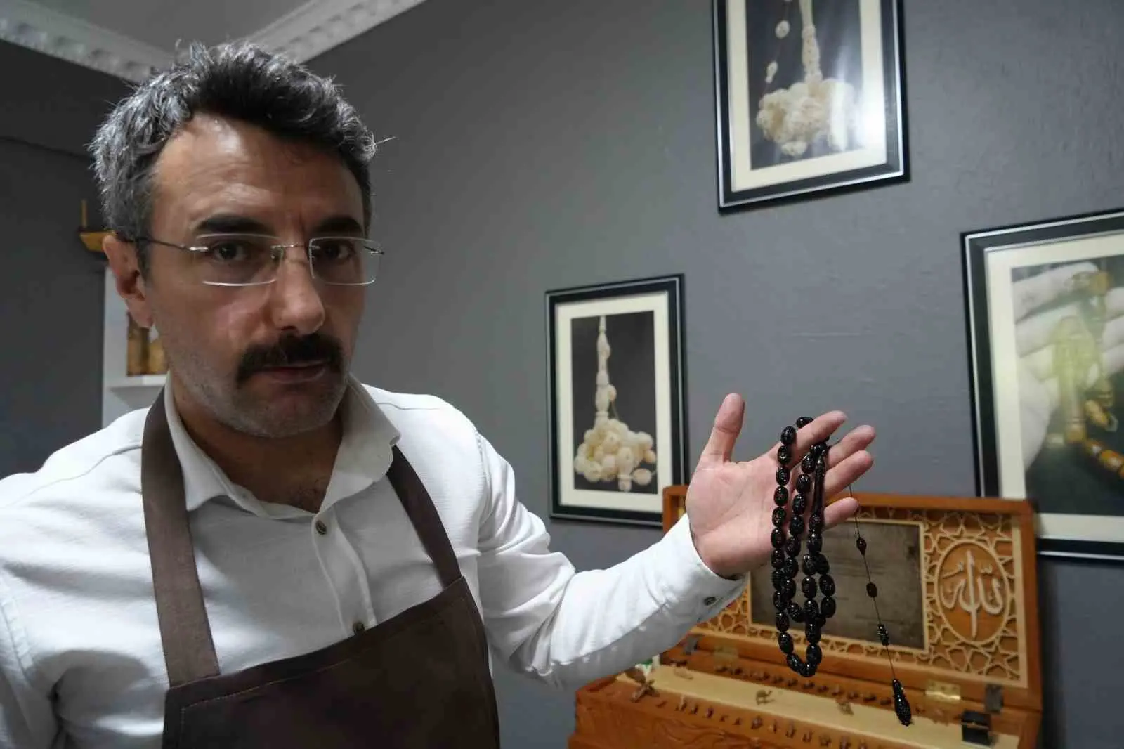 Sanatını dişte, taşta ve ahşapta yaşatıyor