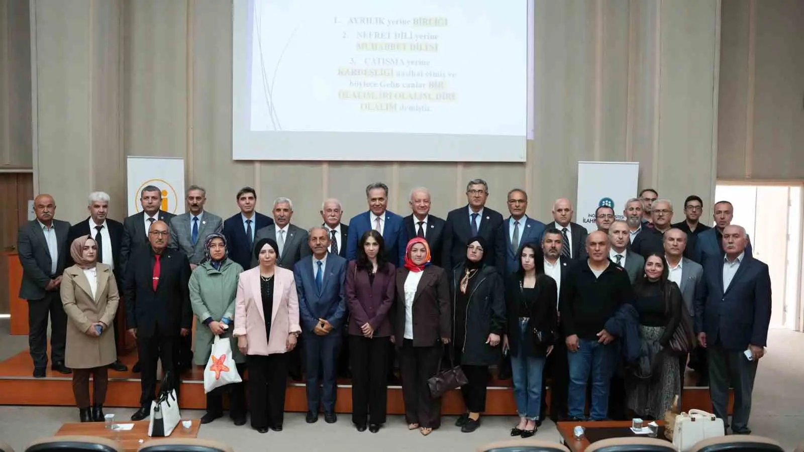 Prof. Dr. Durmuş Boztuğ, Türk irfan geleneğinin tarihsel izlerini anlattı